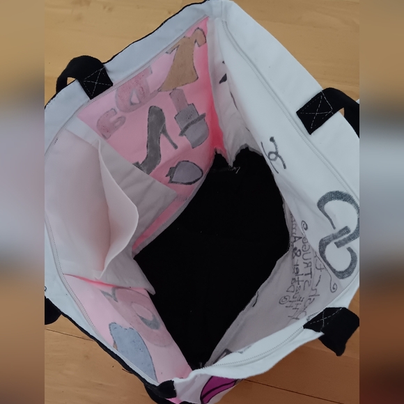 Custom Made Tote Bag with Pocket & Keyring - Picture 4 of 9